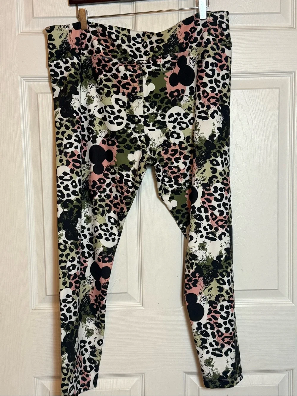 Authentic Disney Parks Wild About Disney Leggings Women Plus Sz 1X - Picture 3 of 5